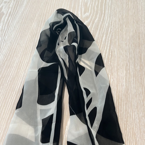 Emilio Pucci black and white print sold chiffon scarf long twilly - Picture 4 of 6